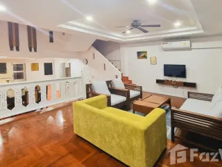 For sale 4 bed townhouse in Hua Hin, Prachuap Khiri Khan