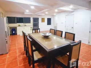 For sale 4 bed townhouse in Hua Hin, Prachuap Khiri Khan