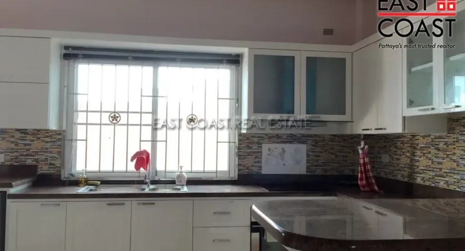 À louer et à vendre 6 chambres maison à Jomtien, Pattaya