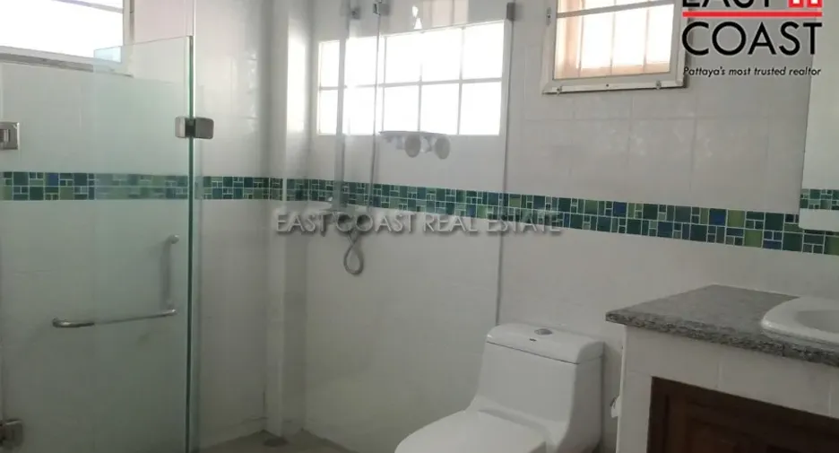 À louer et à vendre 6 chambres maison à Jomtien, Pattaya