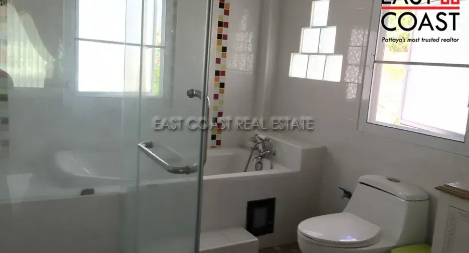 À louer et à vendre 6 chambres maison à Jomtien, Pattaya