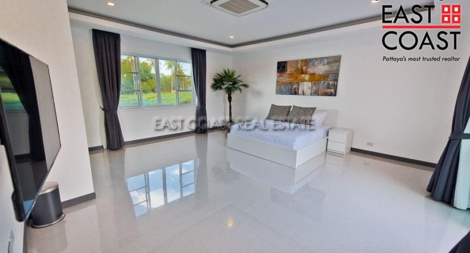 Casa en alquiler de 5 habitaciones en Bang Lamung, Chonburi