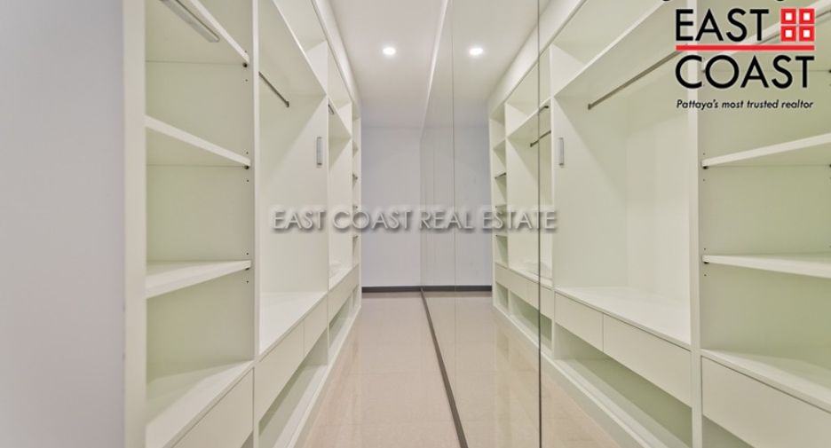 Casa en alquiler de 5 habitaciones en Bang Lamung, Chonburi