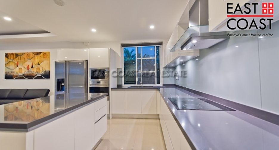 Casa en alquiler de 5 habitaciones en Bang Lamung, Chonburi