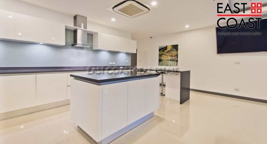 Casa en alquiler de 5 habitaciones en Bang Lamung, Chonburi