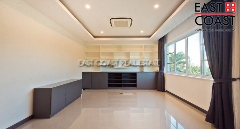 Casa en alquiler de 5 habitaciones en Bang Lamung, Chonburi