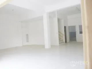 For rent and for sale warehouse in Khlong Luang, Pathum Thani