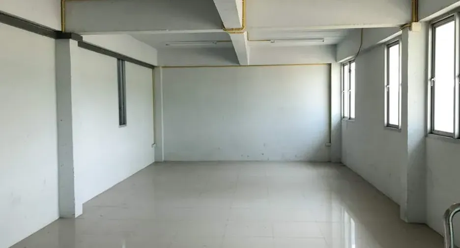 出租 仓库 在 Lam Luk Ka, Pathum Thani