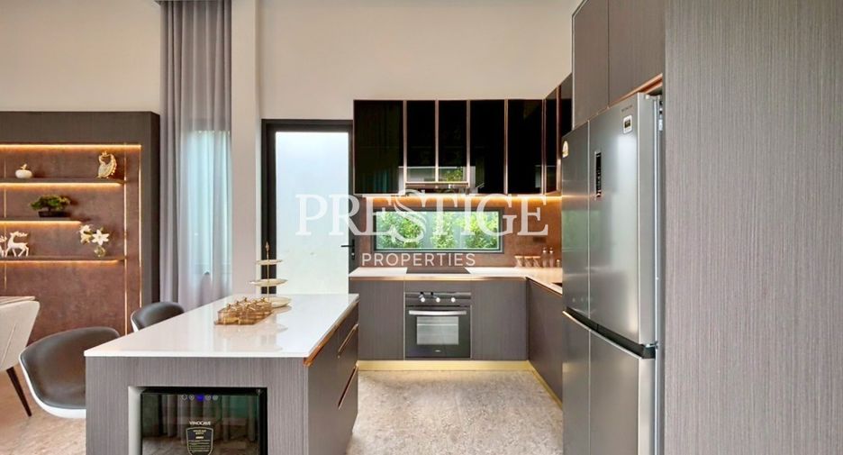 For sale 4 bed house in Bang Lamung, Chonburi