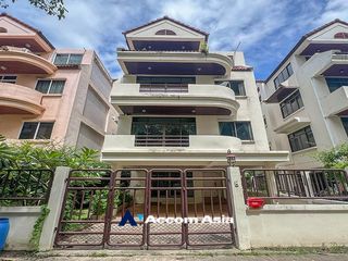 For rent 4 Beds house in Watthana, Bangkok