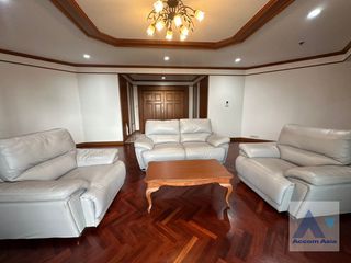 For rent 3 bed condo in Khlong Toei, Bangkok