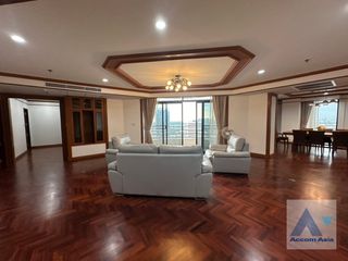 For rent 3 bed condo in Khlong Toei, Bangkok
