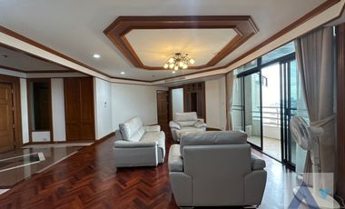 For rent 3 Beds condo in Khlong Toei, Bangkok