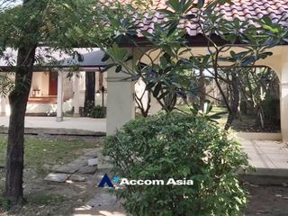 For sale 2 Beds house in Phra Khanong, Bangkok