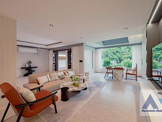 For rent そして for sale 5 Beds house in Phra Khanong, Bangkok