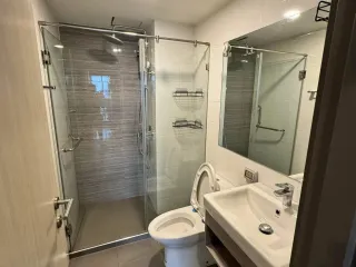 For rent 1 bed condo in Mueang Samut Prakan, Samut Prakan
