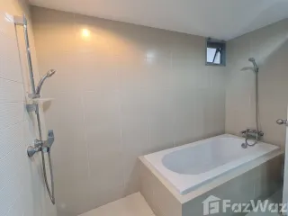 For rent 3 bed condo in Huai Khwang, Bangkok