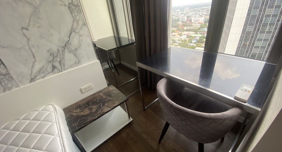 For rent 1 bed condo in Sathon, Bangkok