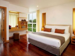 For rent 4 bed hotel in Watthana, Bangkok