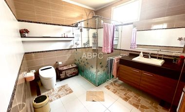 Casa en alquiler de 2 habitaciones en Bang Lamung, Chonburi