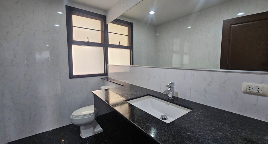 For rent 3 bedrooms condo in Watthana, Bangkok