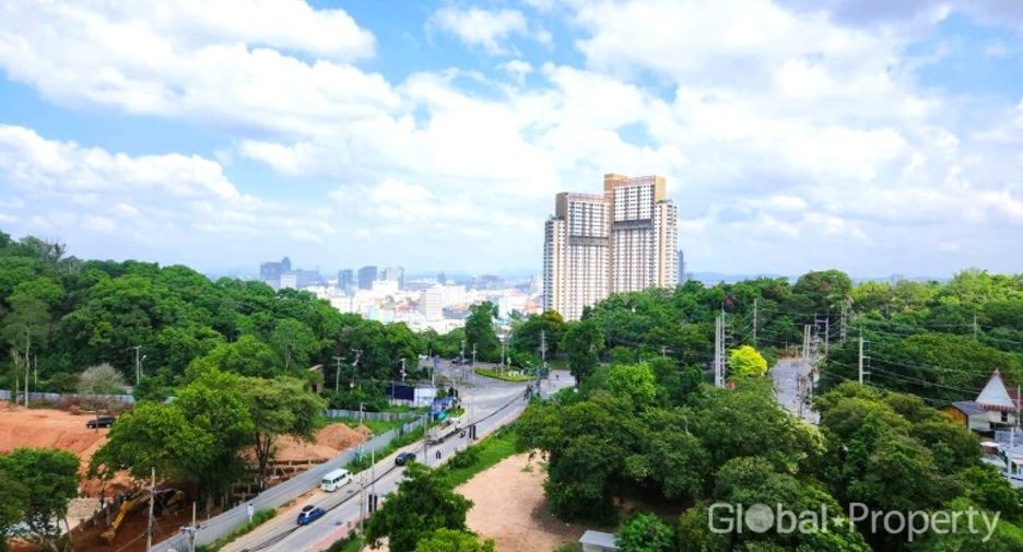 For sale 2 bedrooms condo in Bang Lamung, Chonburi