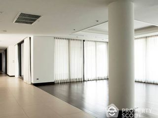 For rent 4 bed apartment in Watthana, Bangkok