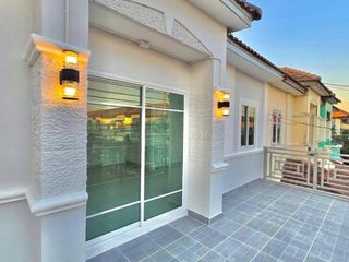 For sale 4 bed townhouse in Sai Noi, Nonthaburi
