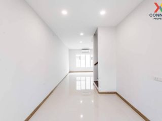 For sale 3 Beds townhouse in Sam Phran, Nakhon Pathom