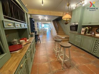 For sale 4 Beds retail Space in Mueang Samut Prakan, Samut Prakan