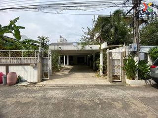 For sale 4 Beds house in Din Daeng, Bangkok