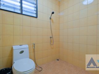 For rent 3 bed townhouse in Watthana, Bangkok