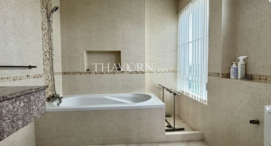 For sale 3 bedrooms condo in Bang Lamung, Chonburi