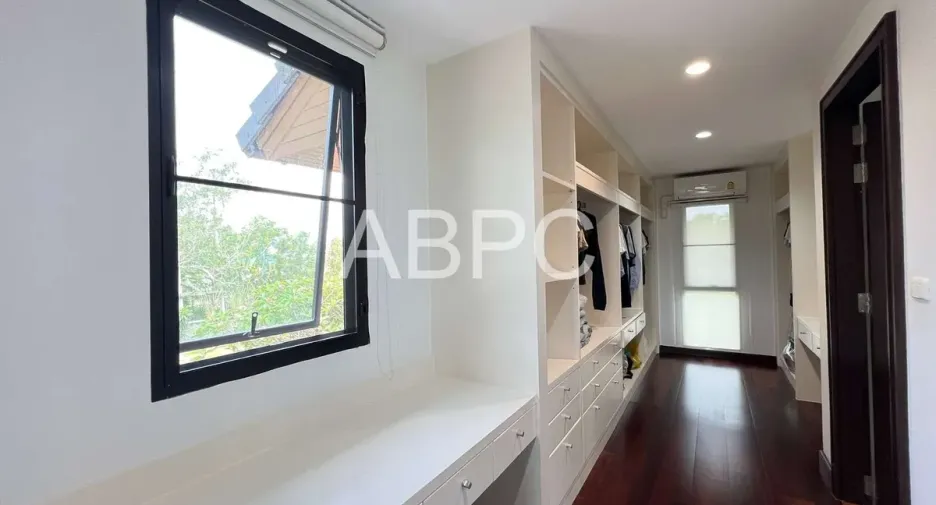 For rent and for sale 3 bedrooms house in Bang Lamung, Chonburi