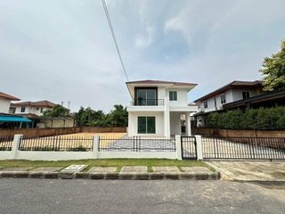 For sale 3 Beds house in Khlong Sam Wa, Bangkok