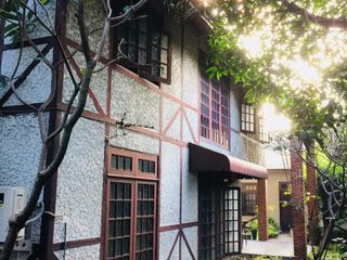 For sale 6 Beds house in Phra Khanong, Bangkok