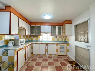 For rent 3 bed townhouse in Ban Chang, Rayong