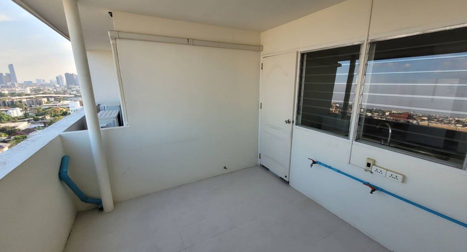 For rent 3 bedrooms condo in Watthana, Bangkok