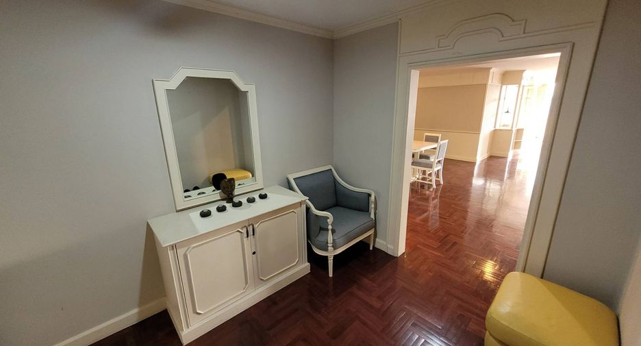 For rent 3 bedrooms condo in Watthana, Bangkok