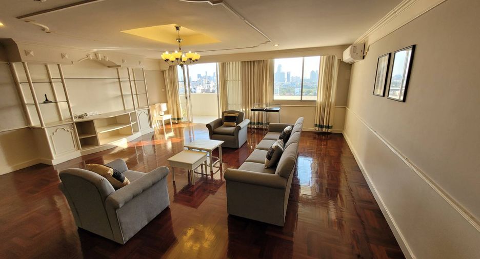 For rent 3 bedrooms condo in Watthana, Bangkok