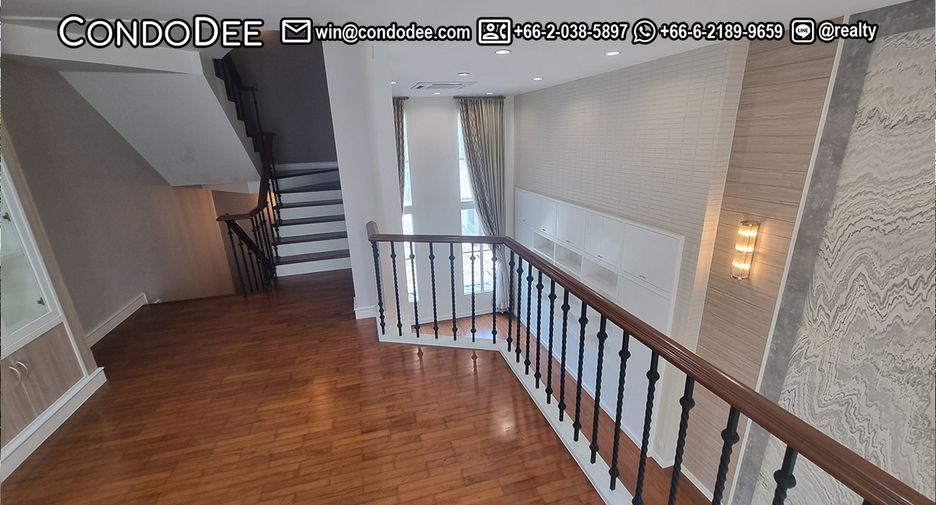 Casa adosada en venta de 4 habitaciones en Watthana, Bangkok