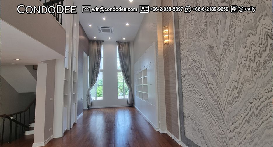 Casa adosada en venta de 4 habitaciones en Watthana, Bangkok