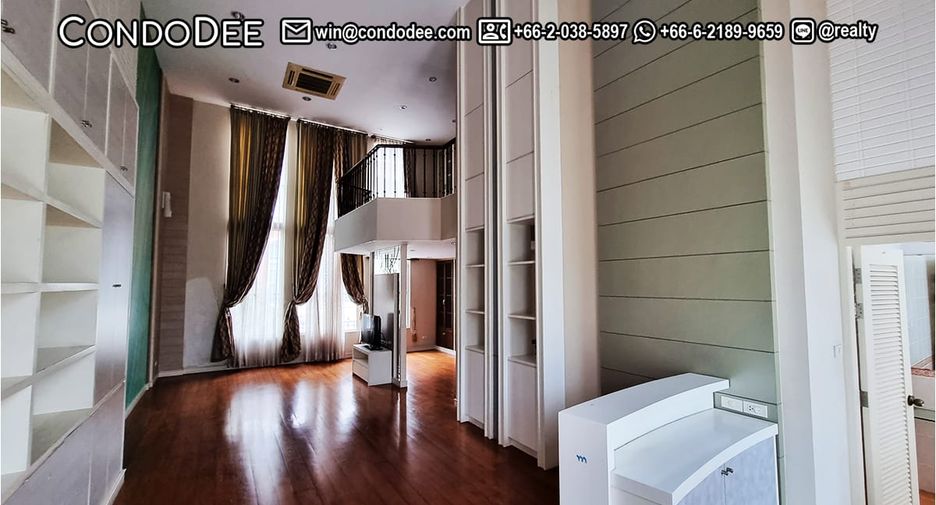 Casa adosada en venta de 4 habitaciones en Watthana, Bangkok