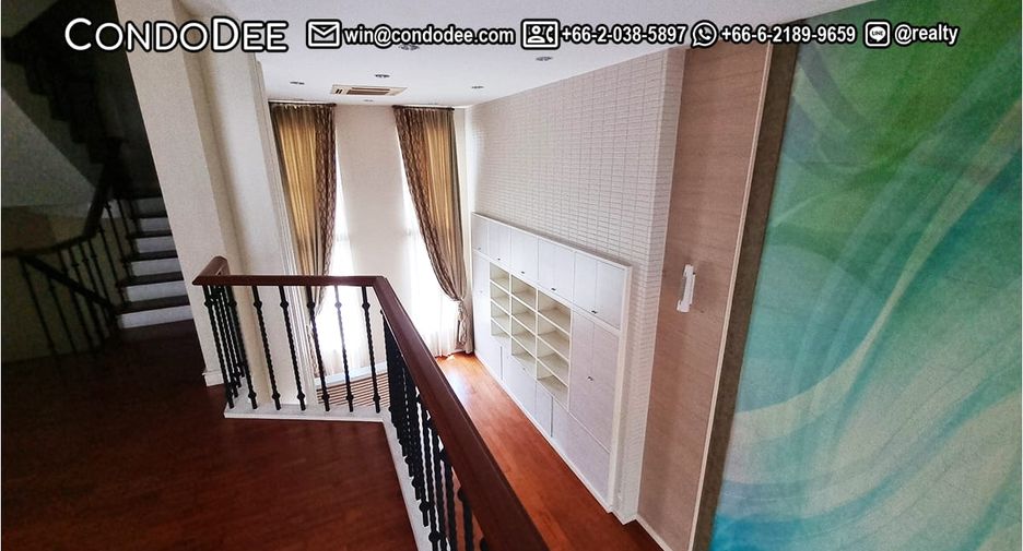 Casa adosada en venta de 4 habitaciones en Watthana, Bangkok