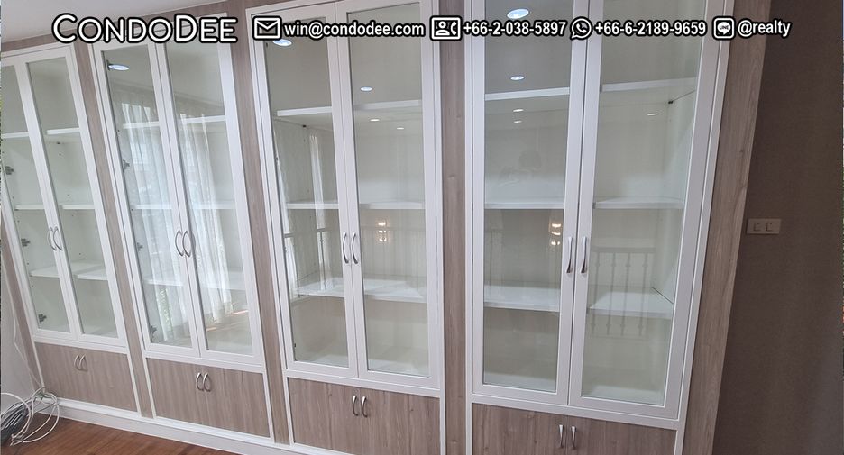 Casa adosada en venta de 4 habitaciones en Watthana, Bangkok