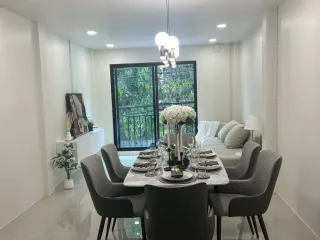 For sale 3 bed townhouse in Khlong San, Bangkok
