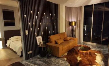 For rent 2 bed condo in Watthana, Bangkok