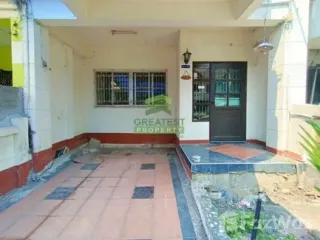 For sale 3 bed townhouse in Mueang Samut Sakhon, Samut Sakhon