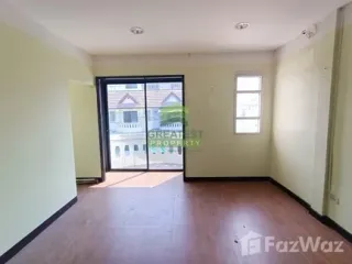 For sale 3 bed townhouse in Mueang Samut Sakhon, Samut Sakhon