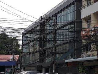 For rent 1 bed office in Khlong Toei, Bangkok